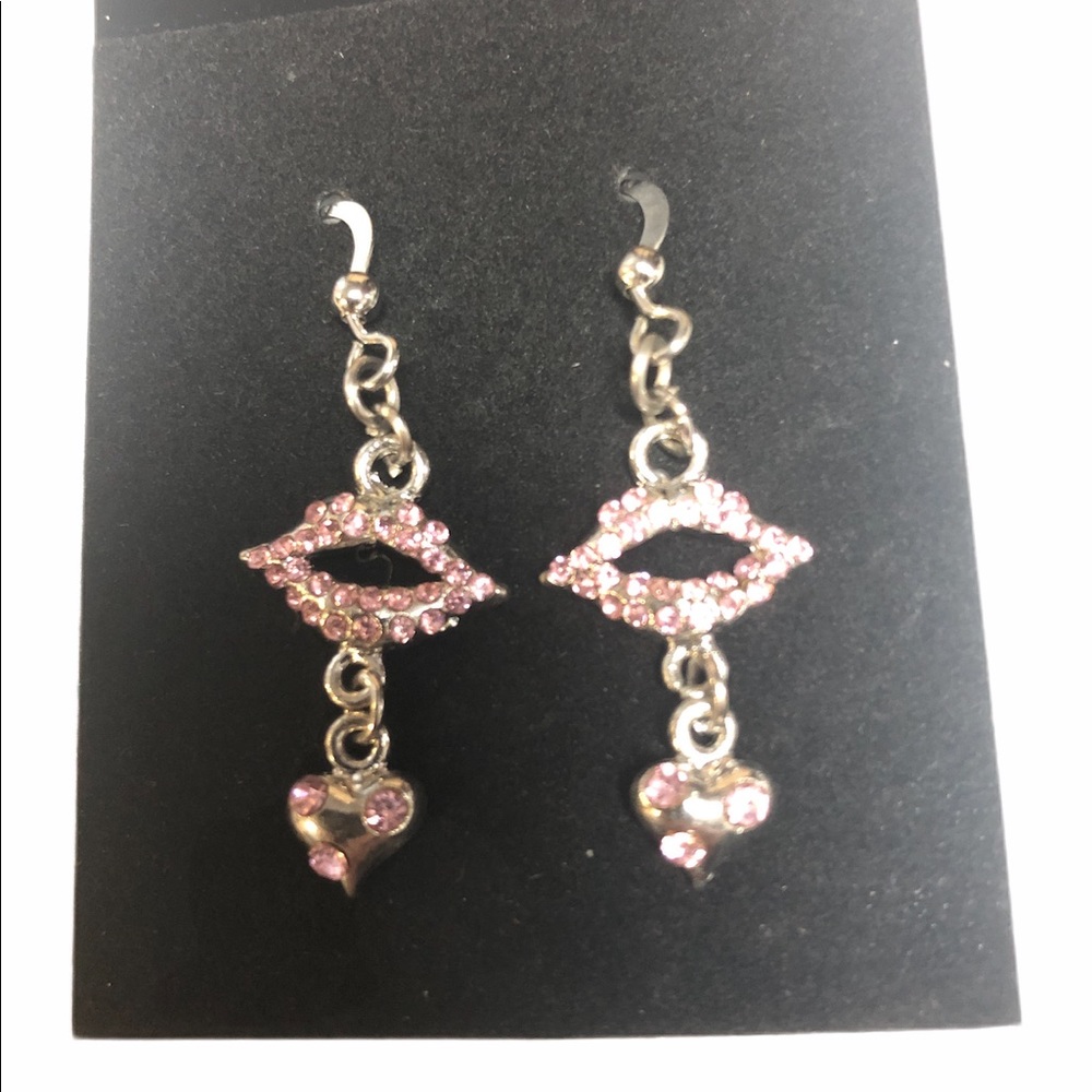 Boutique Lips Earrings - Picture 2 of 3
